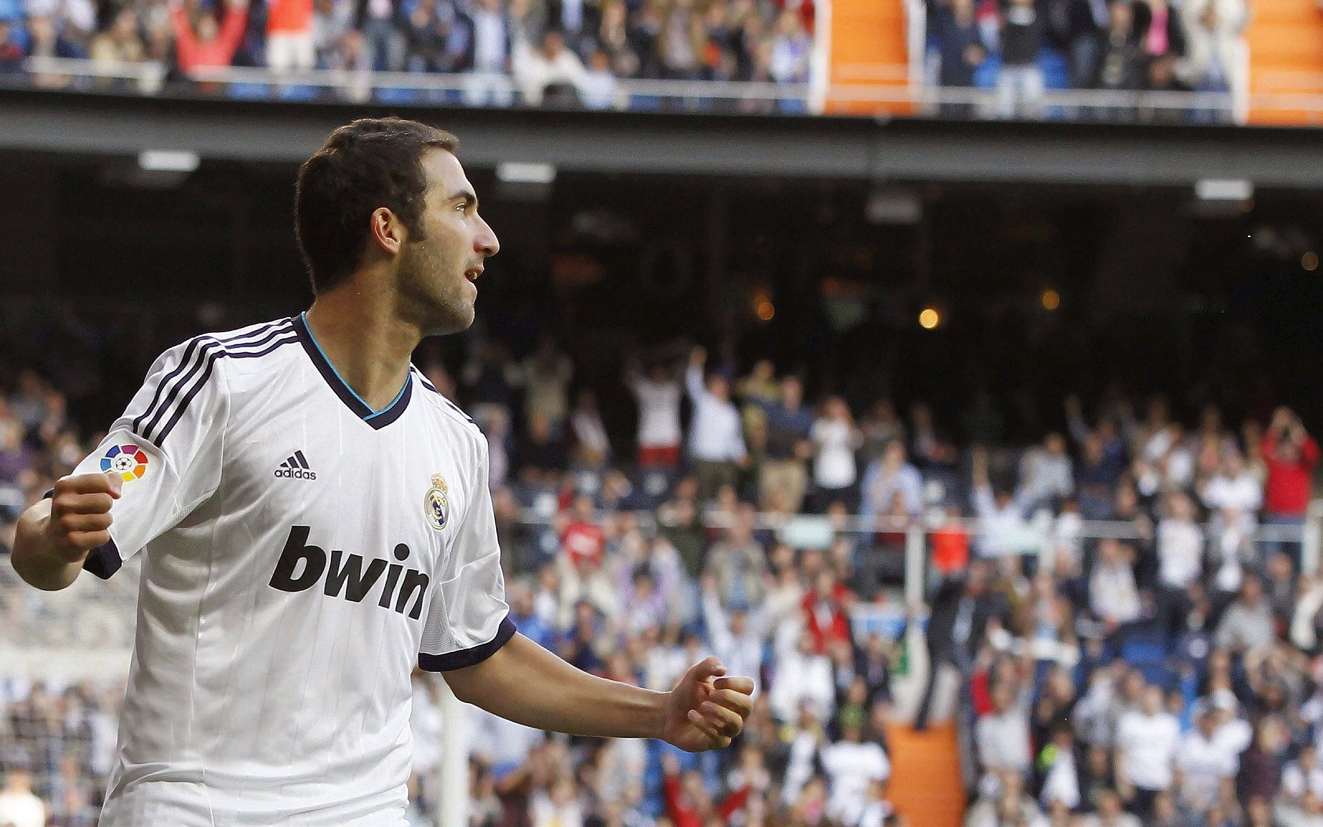 罗德里戈冠军级表现闪耀,皇马淘汰赛惊险过关乌拉圭新星挑战